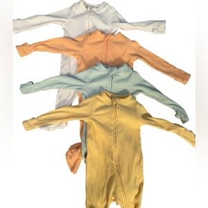 Old navy ribbed sleepers size 0-3 months set of 4